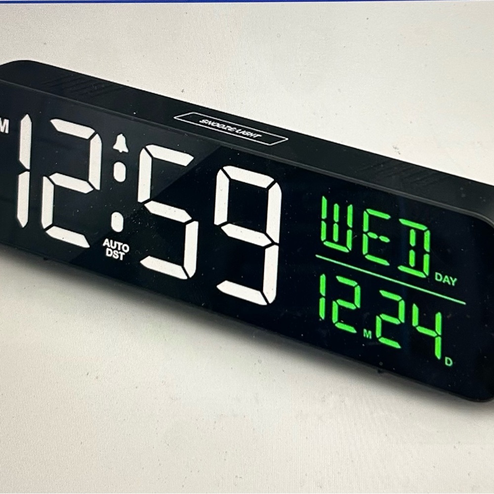 New in-box large-display digital, dimmable alarm clock